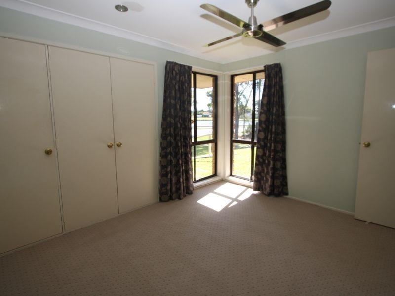 14 Crescent Avenue, Hope Island QLD 4212