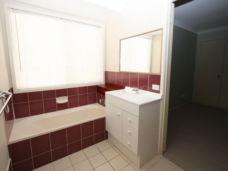 14 Crescent Avenue, Hope Island QLD 4212