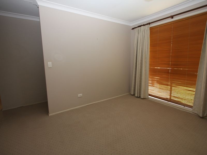 14 Crescent Avenue, Hope Island QLD 4212