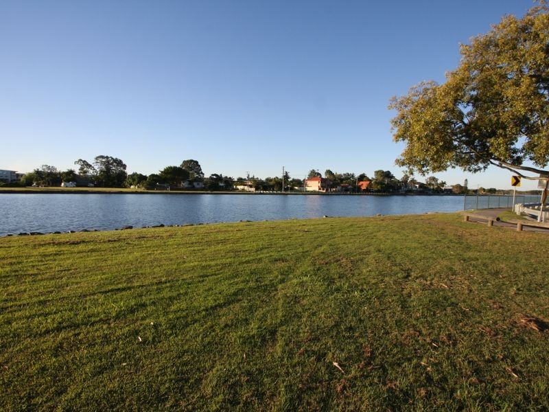 14 Crescent Avenue, Hope Island QLD 4212