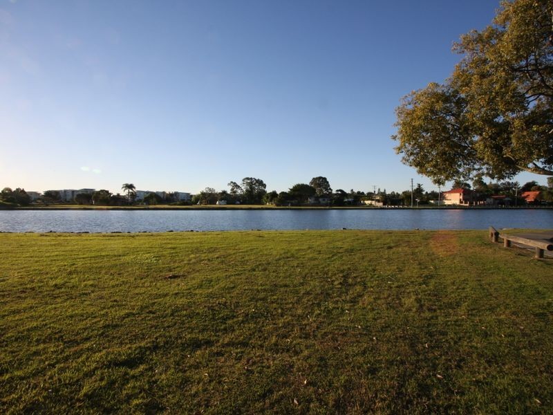14 Crescent Avenue, Hope Island QLD 4212
