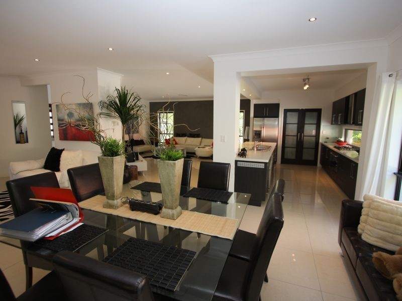 17 River Links Boulevarde, Helensvale QLD 4212