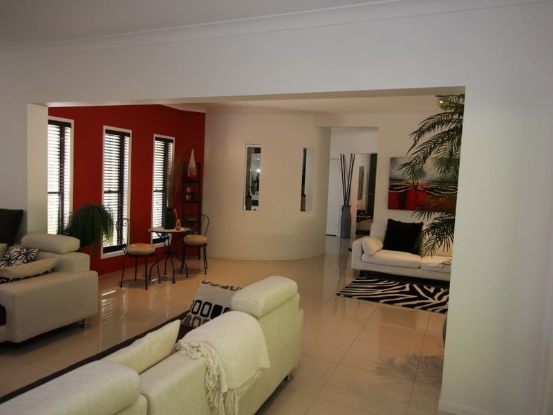 17 River Links Boulevarde, Helensvale QLD 4212