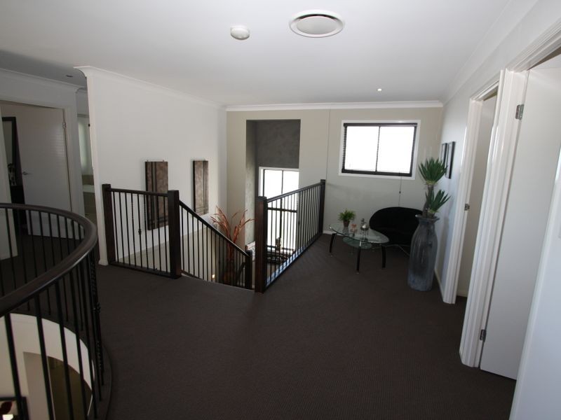 17 River Links Boulevarde, Helensvale QLD 4212
