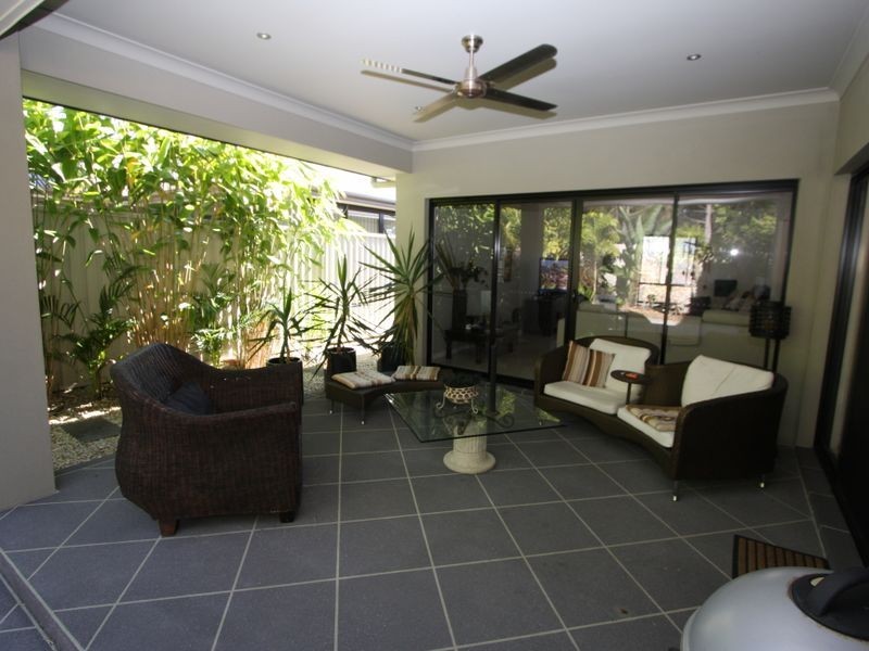 17 River Links Boulevarde, Helensvale QLD 4212