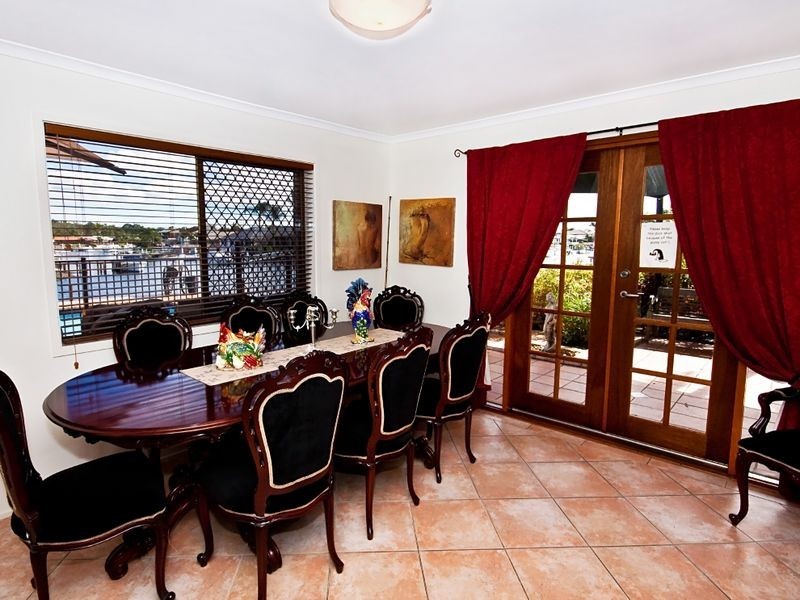 352 Bayview Street, Hollywell QLD 4216