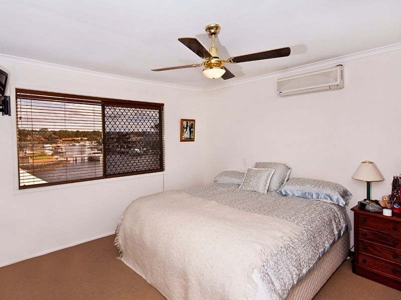 352 Bayview Street, Hollywell QLD 4216