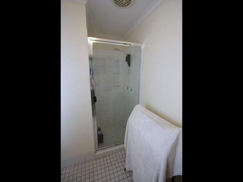 1/102 Kangaroo Avenue, Coombabah QLD 4216