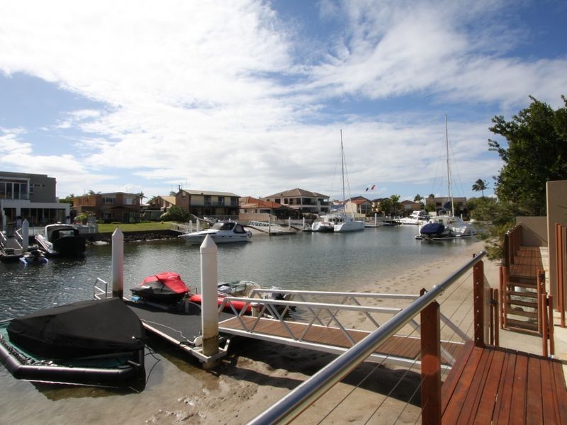 1/9 Huon, Runaway Bay QLD 4216