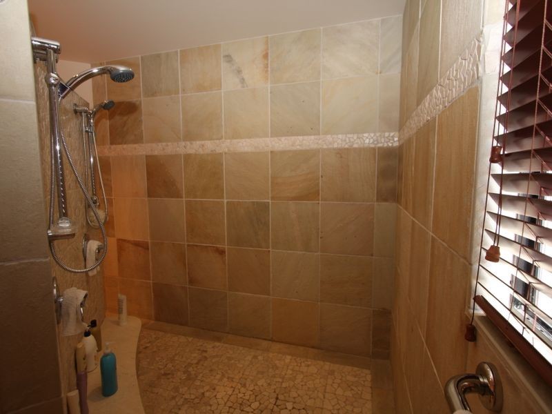 1/9 Huon, Runaway Bay QLD 4216