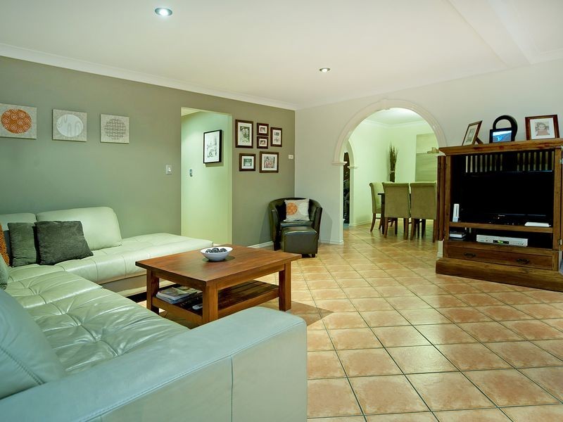 20 Arlene Park Terrace, Helensvale QLD 4212