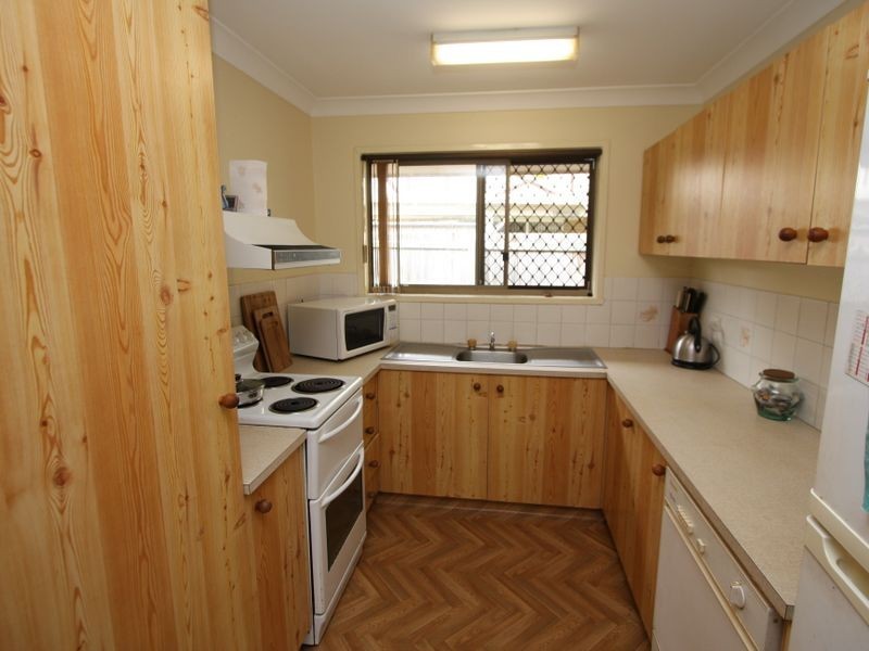 1/15 Eurimbula Court, Paradise Point QLD 4216