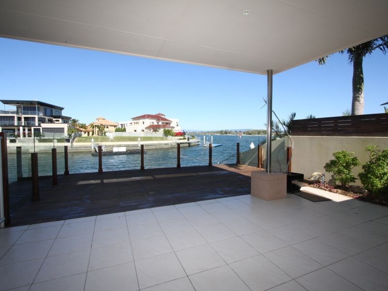 10 Westminster Court, Sovereign Islands QLD 4216
