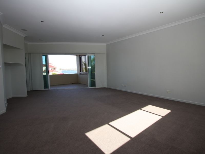 10 Westminster Court, Sovereign Islands QLD 4216