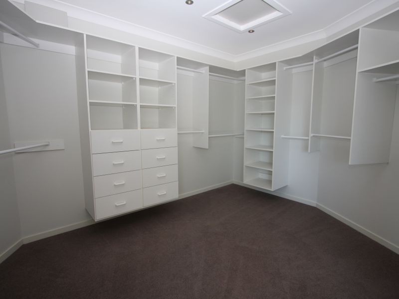 10 Westminster Court, Sovereign Islands QLD 4216
