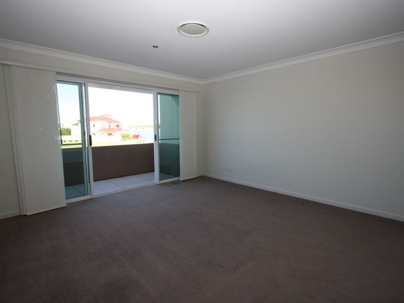 10 Westminster Court, Sovereign Islands QLD 4216