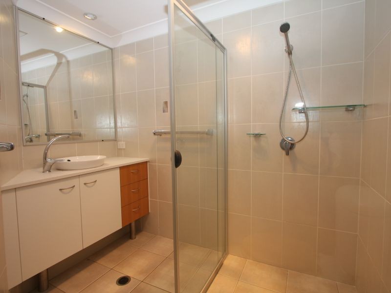 10 Westminster Court, Sovereign Islands QLD 4216