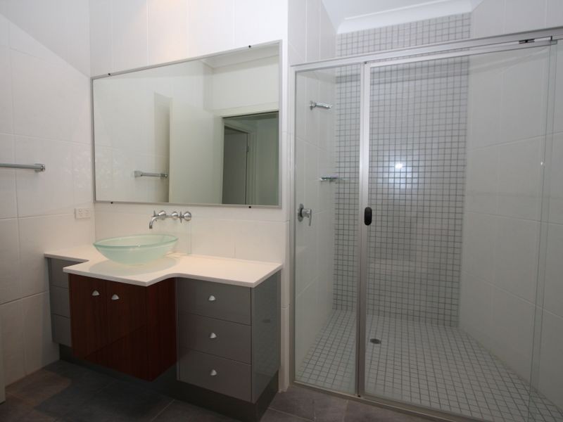 10 Westminster Court, Sovereign Islands QLD 4216