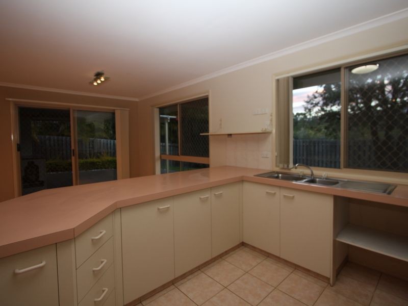2 Rushworth Court, Arundel QLD 4214