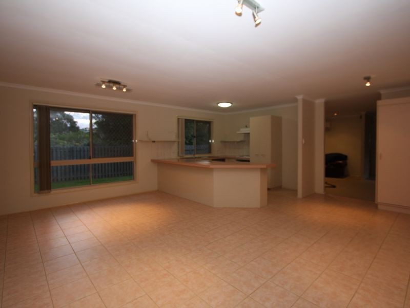 2 Rushworth Court, Arundel QLD 4214