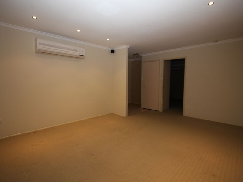 2 Rushworth Court, Arundel QLD 4214