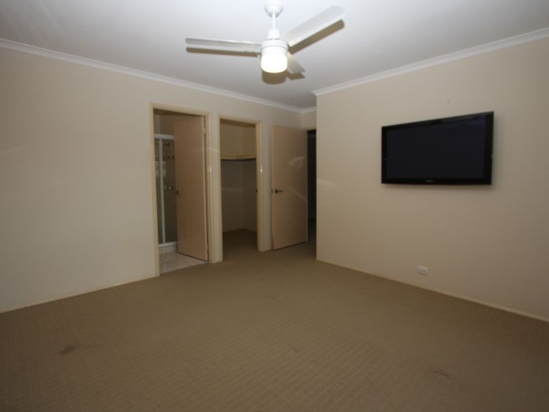 2 Rushworth Court, Arundel QLD 4214