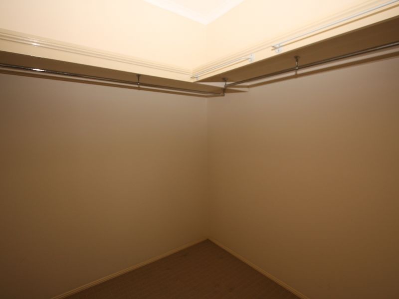 2 Rushworth Court, Arundel QLD 4214