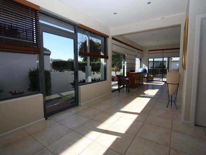 2/146 The Esplanade, Paradise Point QLD 4216