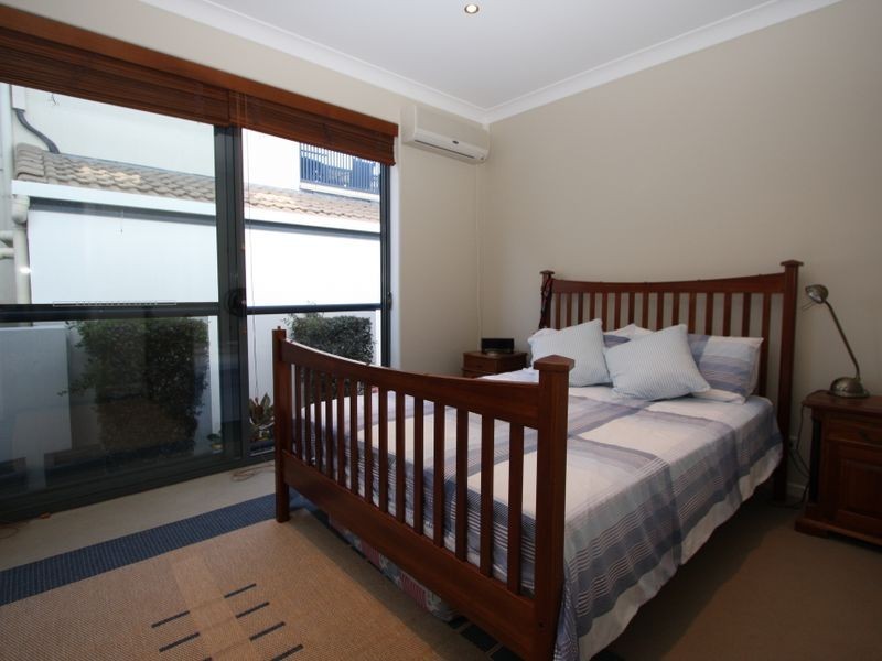 2/146 The Esplanade, Paradise Point QLD 4216