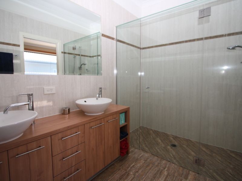 2/146 The Esplanade, Paradise Point QLD 4216