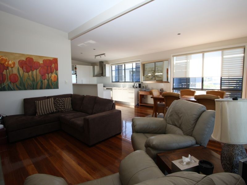 2/146 The Esplanade, Paradise Point QLD 4216