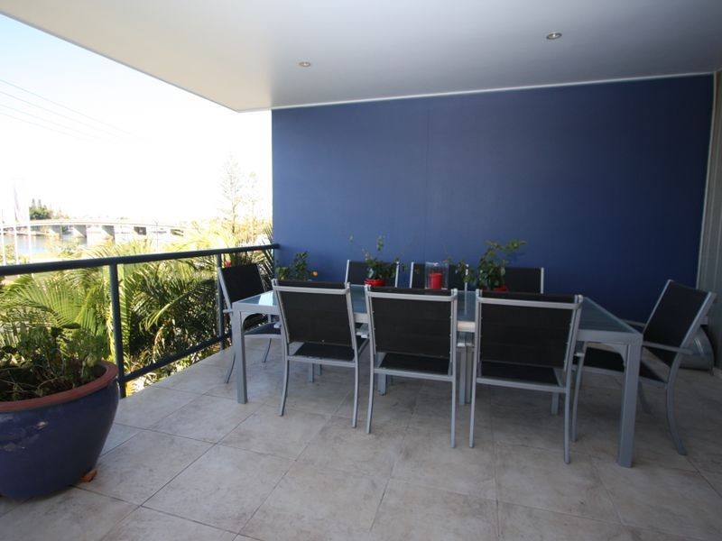 2/146 The Esplanade, Paradise Point QLD 4216