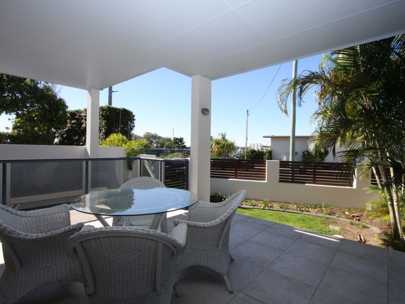 2/146 The Esplanade, Paradise Point QLD 4216