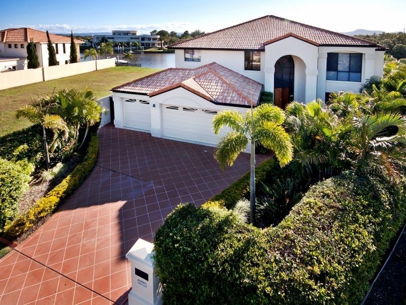 1675 Riverdale Drive, Hope Island QLD 4212