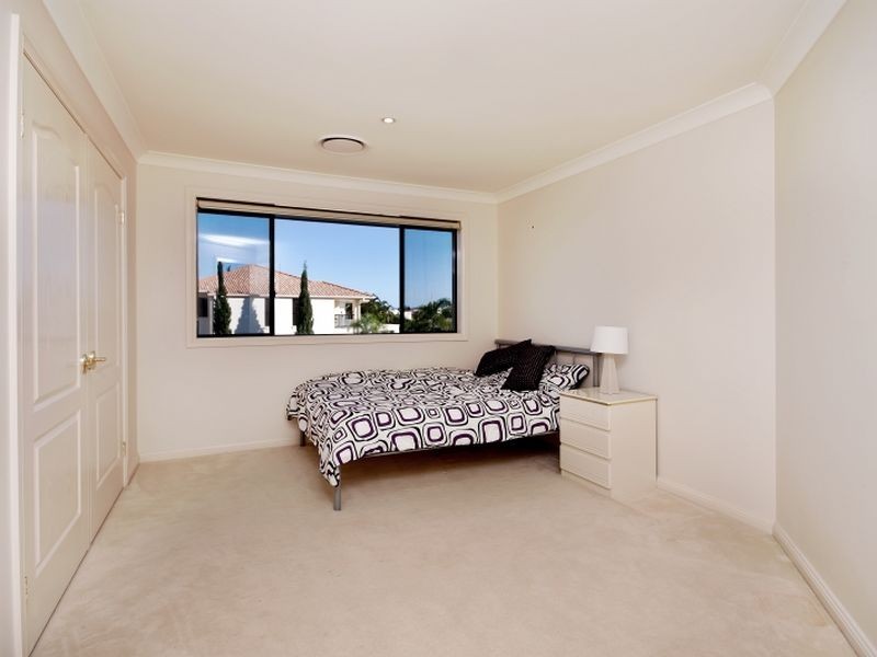 1675 Riverdale Drive, Hope Island QLD 4212