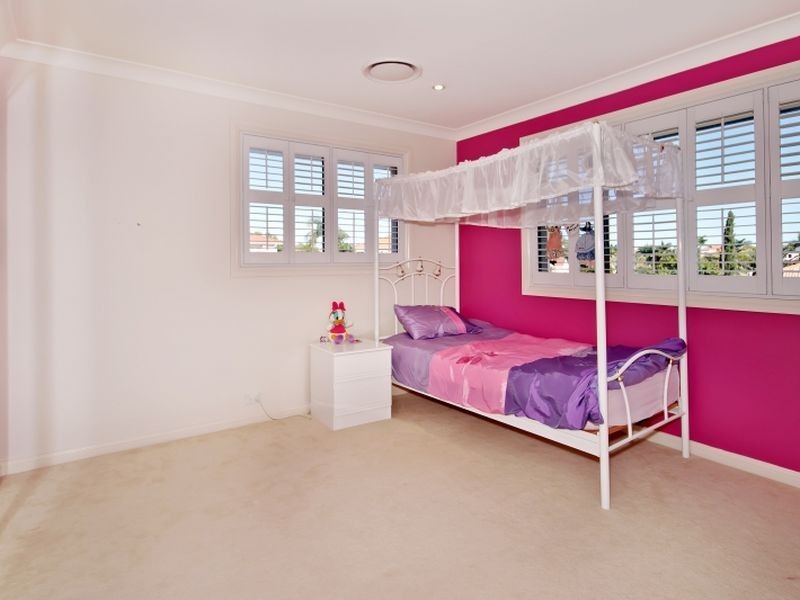 1675 Riverdale Drive, Hope Island QLD 4212