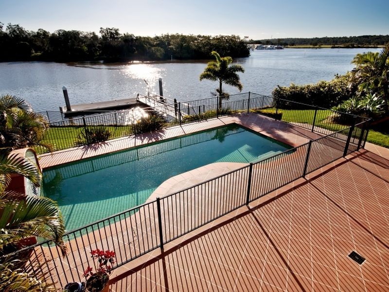 1675 Riverdale Drive, Hope Island QLD 4212