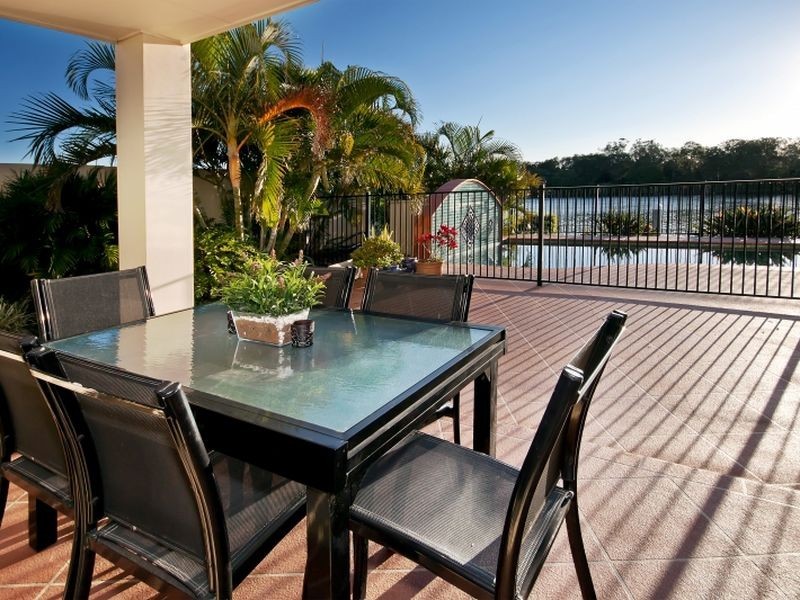 1675 Riverdale Drive, Hope Island QLD 4212