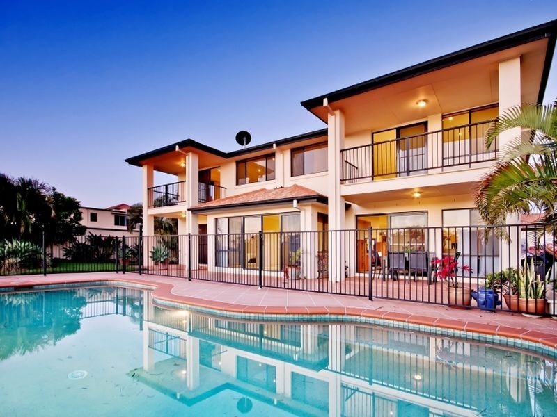 1675 Riverdale Drive, Hope Island QLD 4212