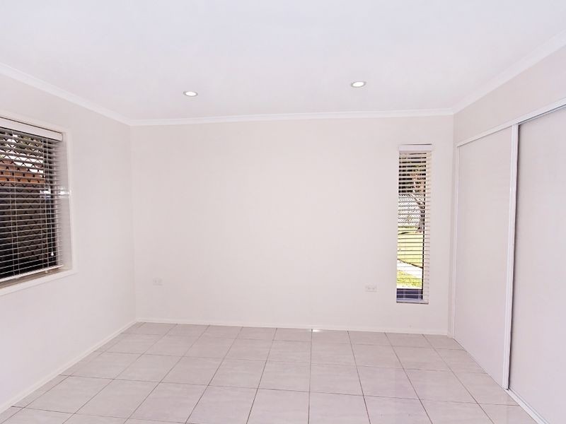 24 Tarni Street, Coombabah QLD 4216