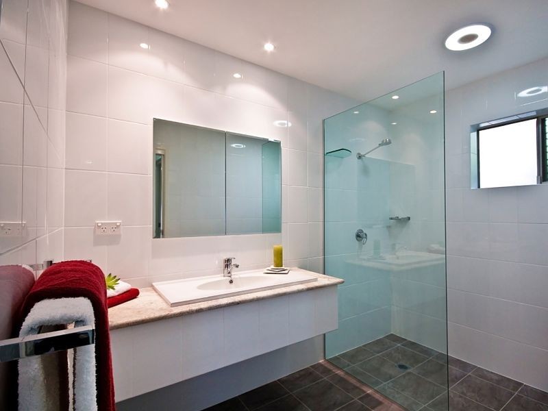 24 Tarni Street, Coombabah QLD 4216