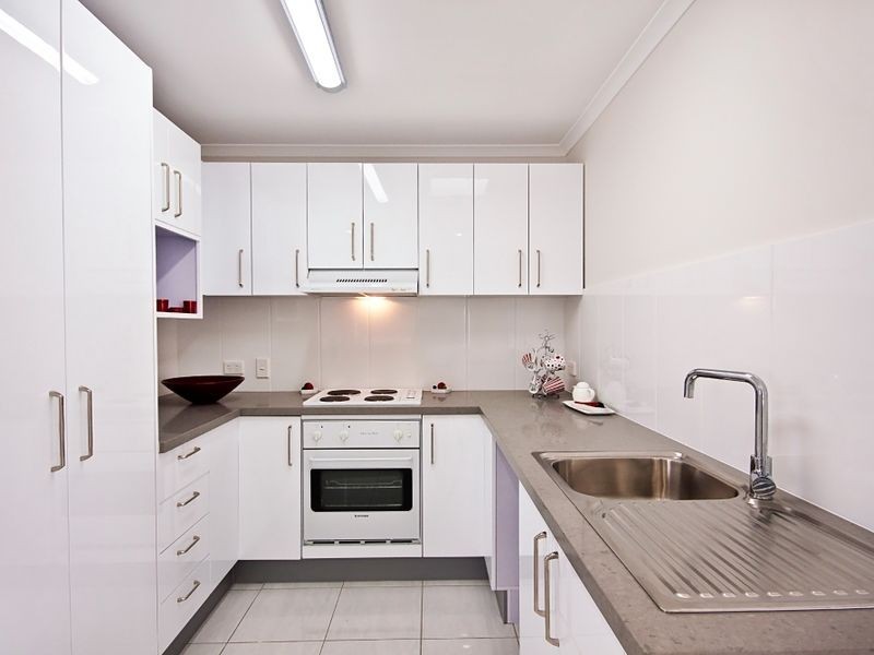 24 Tarni Street, Coombabah QLD 4216