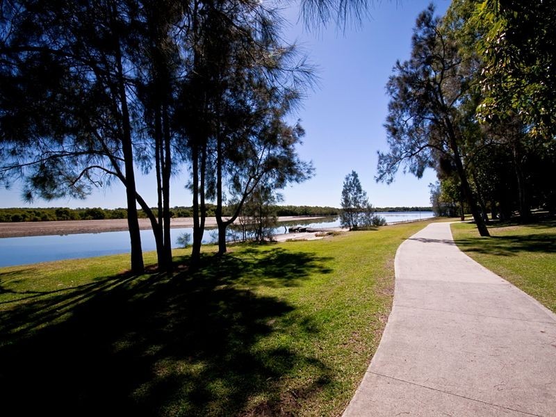 24 Tarni Street, Coombabah QLD 4216