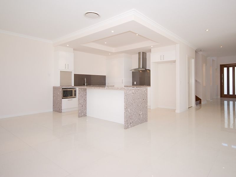 8012A Vista Drive Royal Pines, Benowa QLD 4217