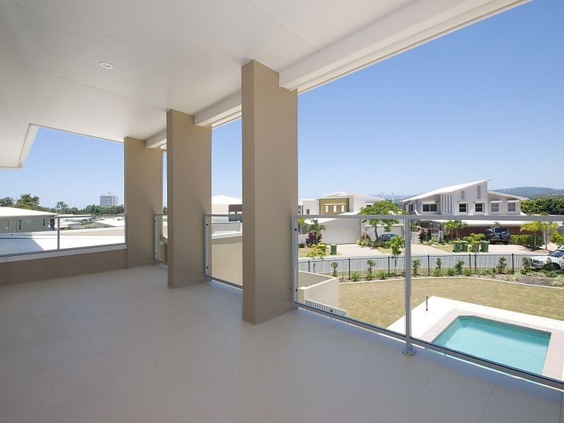 8012A Vista Drive Royal Pines, Benowa QLD 4217