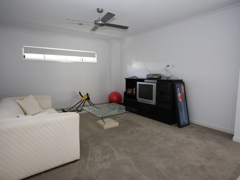 11 Rhodium Drive, Hope Island QLD 4212
