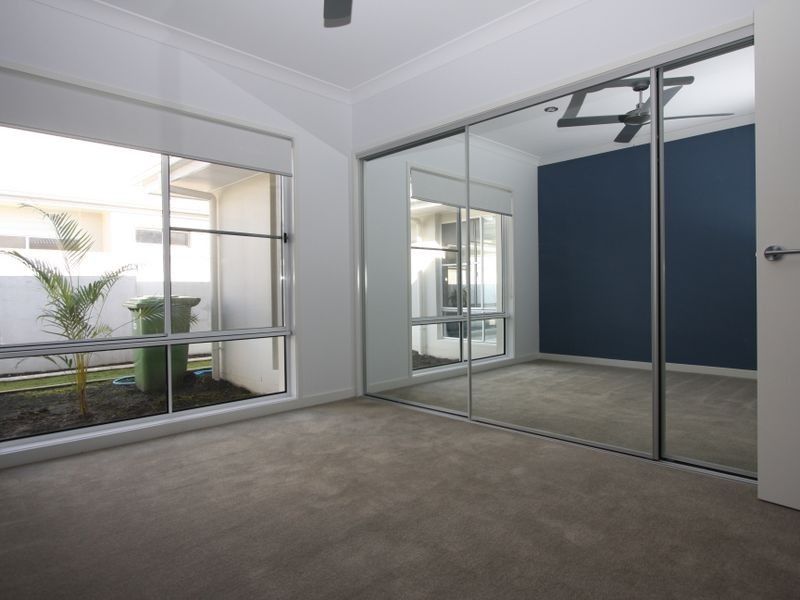 11 Rhodium Drive, Hope Island QLD 4212