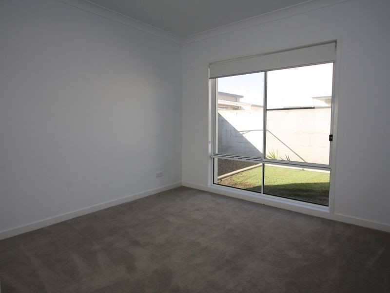 11 Rhodium Drive, Hope Island QLD 4212