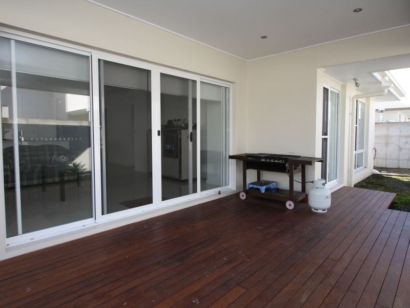 11 Rhodium Drive, Hope Island QLD 4212