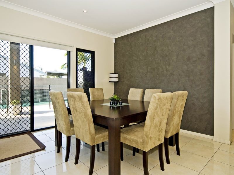 1 Tradewinds Avenue, Paradise Point QLD 4216